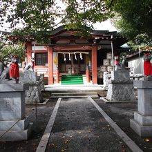 お稲荷さんです