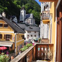 ベランダからカトリック教会が見えます