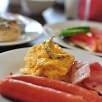 朝食はいたってオーソドックス