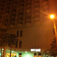 車寄せです。ツアーの発着地でもあります。