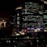 窓から東京国際フォーラムが見えます。