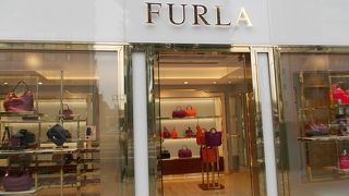 かばんがおしゃれでかわいい