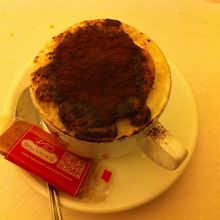 ココアたっぷりのカプチーノ。