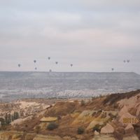 気球が飛ぶのが見えます