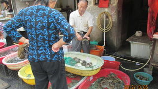 上海の下町・凝和路は旧県城の中では１番賑やかで庶民的な街です。