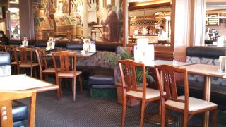 空港のファミレス