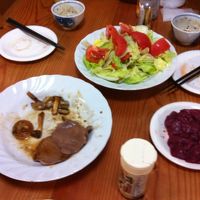 自分達でつくった料理　お皿等はすべてついています