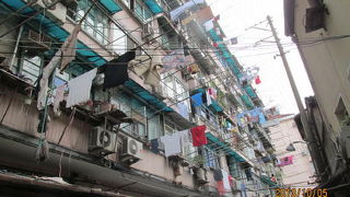 上海の下町・面筋弄は日本の昭和３０年代の家並です。