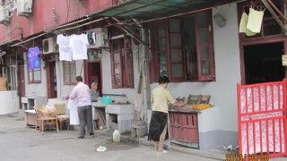 上海の下町・巡道街は昔、淞濾警察庁（巡道署）があった官庁街。中国式長屋住宅、石庫門が多く残っています。