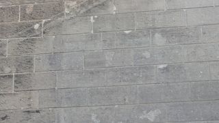 レンガ造りのお店とおいしいお菓子