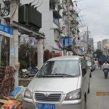 下町らしい街並み。