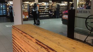 改装して、デパ地下もいい感じに！