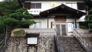 これも寺院・・最近方でしょうか