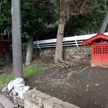 左奥にも一つ、情報ありません