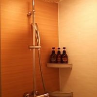 シャワールームはシャワーのみ