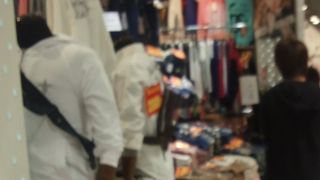 カジュアルウェアショップです