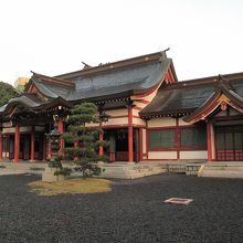 威厳ある気比神社の姿
