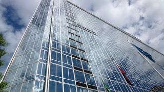 真上は飛行機飛んでます！