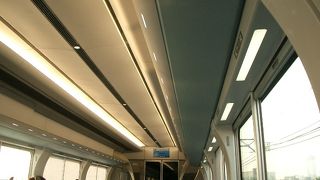 白地に青の車体