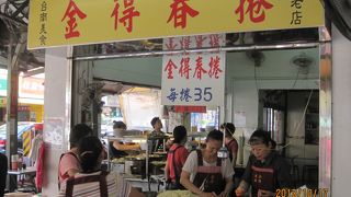 びっくりの春巻きです。これまでの春巻きの概念が壊れます。ははは、という感じです。