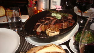 豪華な店内でお得にステーキ