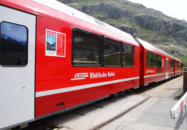 レーティッシュ鉄道アルブラ線 ベルニナ線と周辺の景観 (スイス