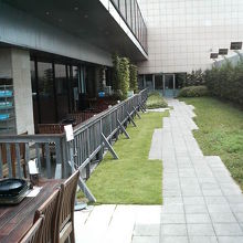 最上階には緑地もあります。