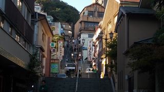歴史があり、温泉情緒満点のコンパクトな街