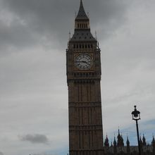 ロンドン塔を少し離れた所から撮影しました。