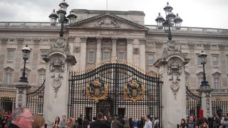 バッキンガム宮殿に纏わる小ネタを集めると面白い