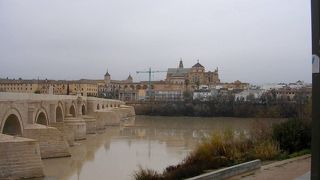 綺麗な橋です。