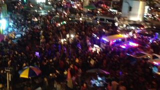 ソンクラーン時にはバンコクで一番クレイジーな通りとなります