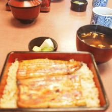 鰻丼の並。並でも美味しかったです。