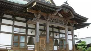 シンプルな寺院