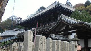 お水取りで有名なところです