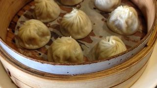 三源創意料理小籠包（ＢＥＬＬＡＶＩＴＡ内）