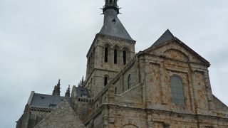 午前中か16時以降なら空いています