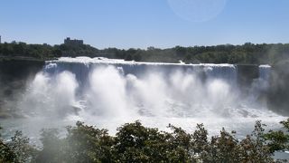 カナダ側から見るより、霧の乙女号やアメリカ側から見たほうが迫力あり！