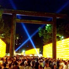 みたま祭り開催中の靖国神社。