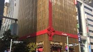 クリスマス仕様のビル