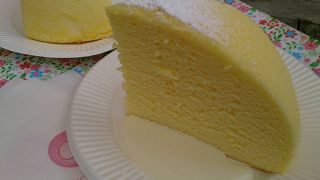 車がひっきりなしに入ってくる人気店です。