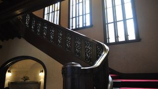 チューダー様式の美しい建物