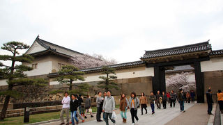 大阪城の正面入り口。