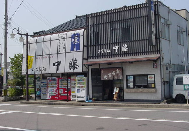 福岡駅の駅前食堂です