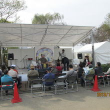 講演もあります。