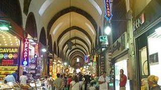 コンパクトですが、なかなかの雰囲気です