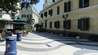 現地ではドン・ペドロ劇場前の広場と言います≪聖オーガスチン広場≫