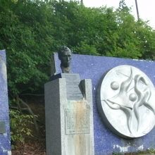 日影ゲレンデにあるシュナイダー像