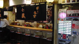 本格的な博多豚骨ラーメンです