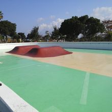 ローラースケート場